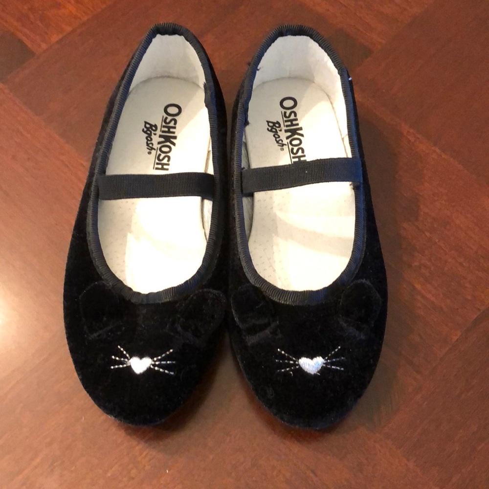 Oshkosh Girls Toddler size 8 black dress shoes
